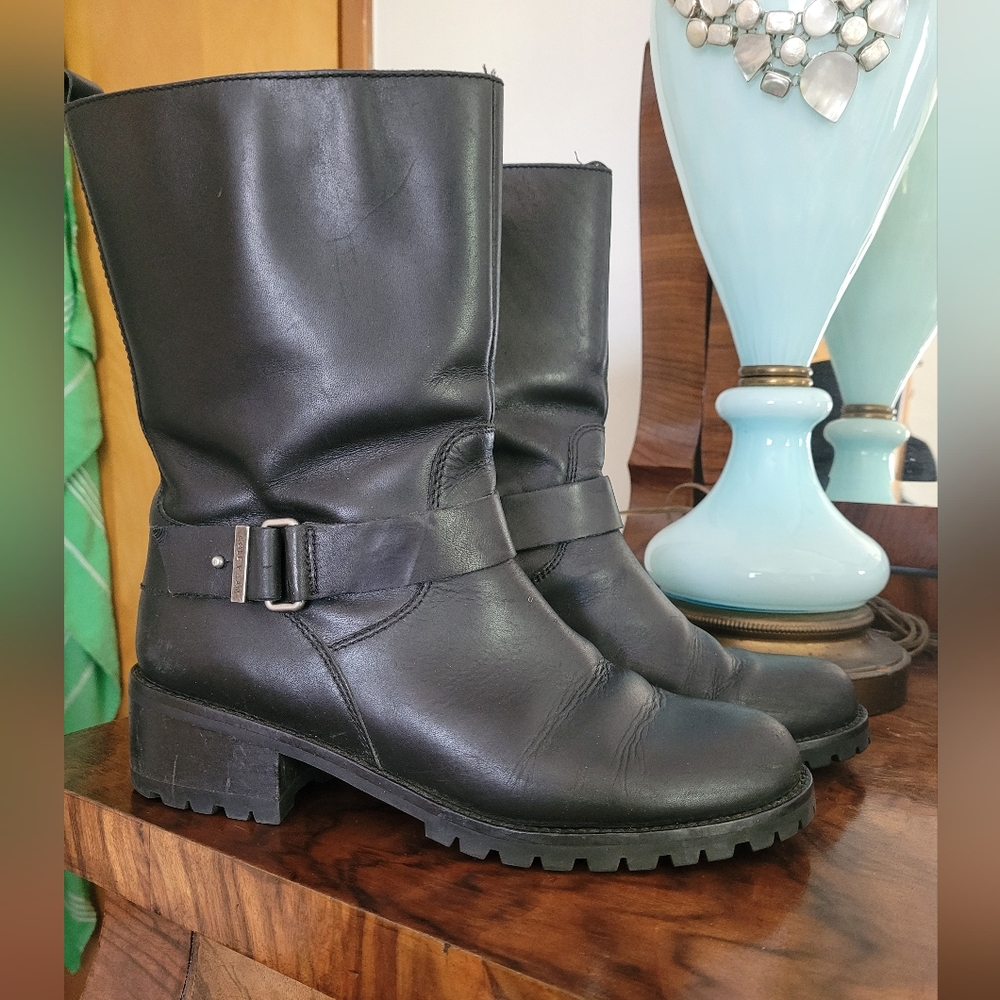 Cole Haan Waterproof Boot Size 8.5 Black Leather